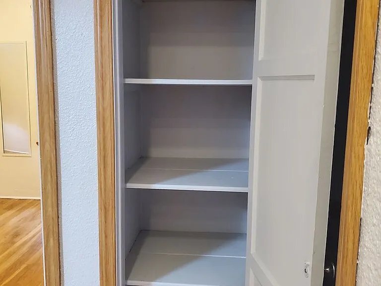 Building Photo - 224 E Graves Rd