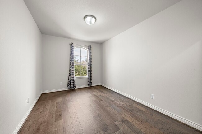 Building Photo - 3907 Pinecrest Peak Dr