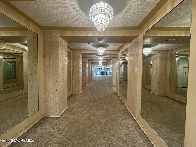 Building Photo - 28 Riverside Ave