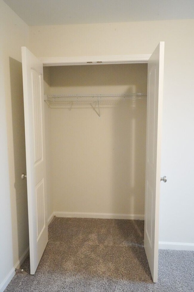 Building Photo - AVAILABLE NOW!