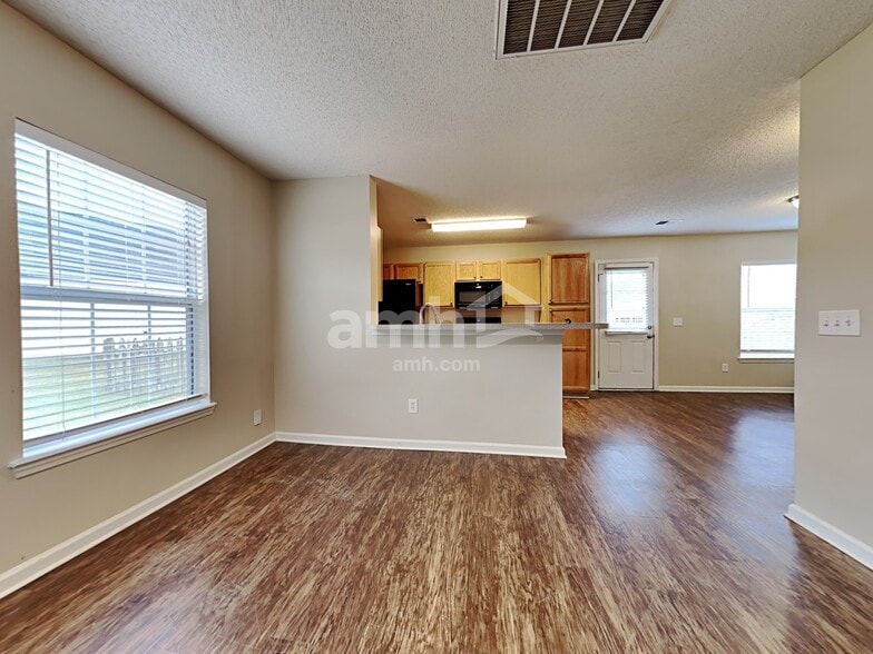 Building Photo - 2009 Clipstone Dr