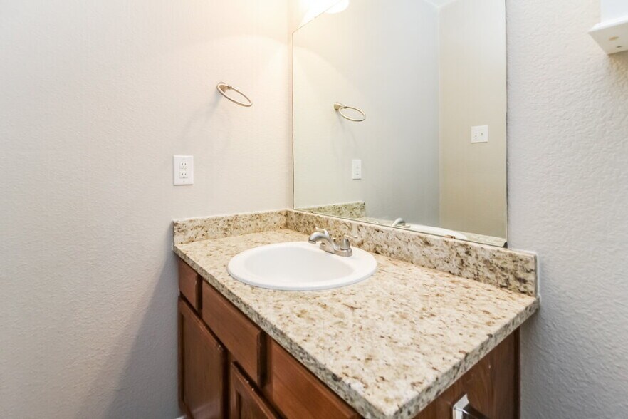 Building Photo - 13136 Settlers Trail