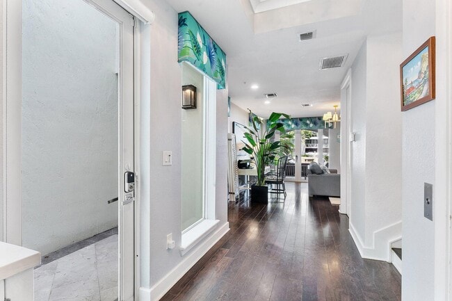 Building Photo - 57 Isle of Venice Dr