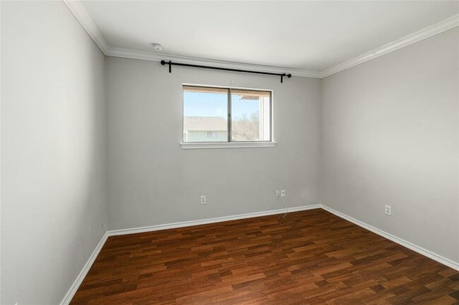 Building Photo - 2002 Millay Dr