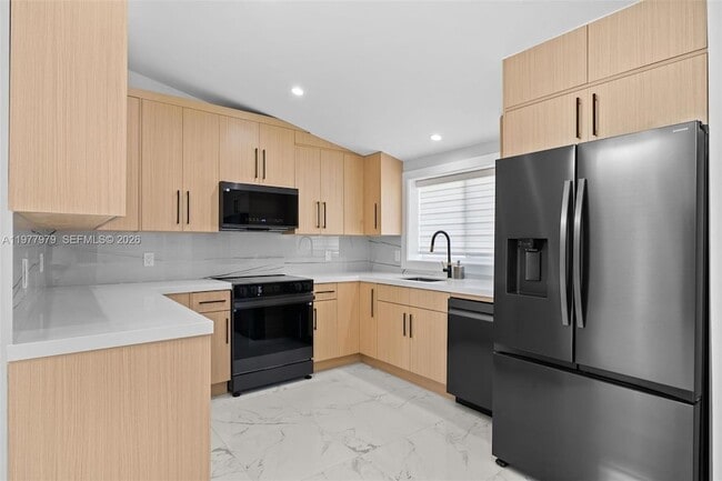 Building Photo - 1519 Biarritz Dr