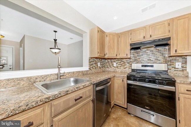 Building Photo - 13205 Cloppers Mill Dr