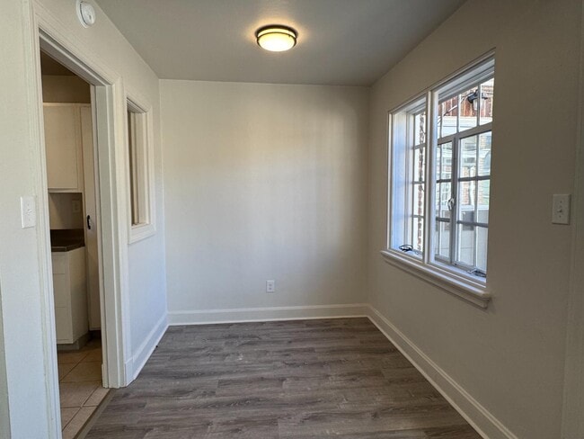 Building Photo - 6 Church St