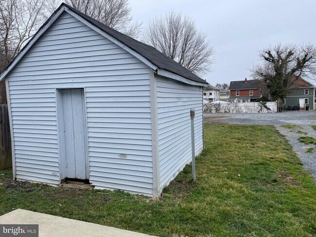 Building Photo - 318 Highland Ave