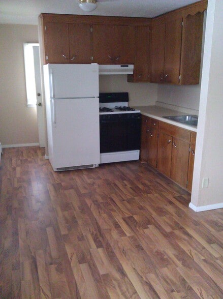 kitchen - going to be updated - 7617 69th Ave N
