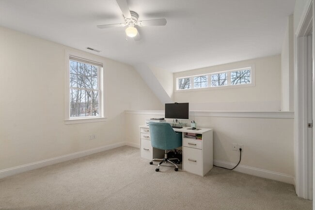 Building Photo - 70 Endicott St
