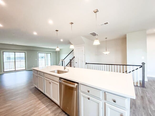 Building Photo - Immaculate & Stunning 3 Bedroom 2.5 Bathroom Brick, End-Unit Condo Style Townhome In Luxurious An...