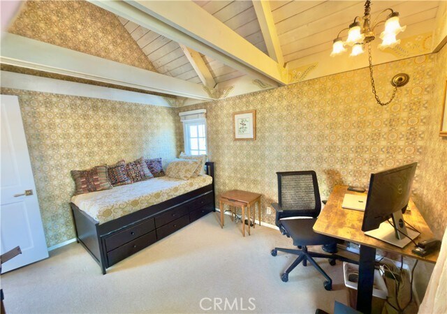 Building Photo - 327 Aster St