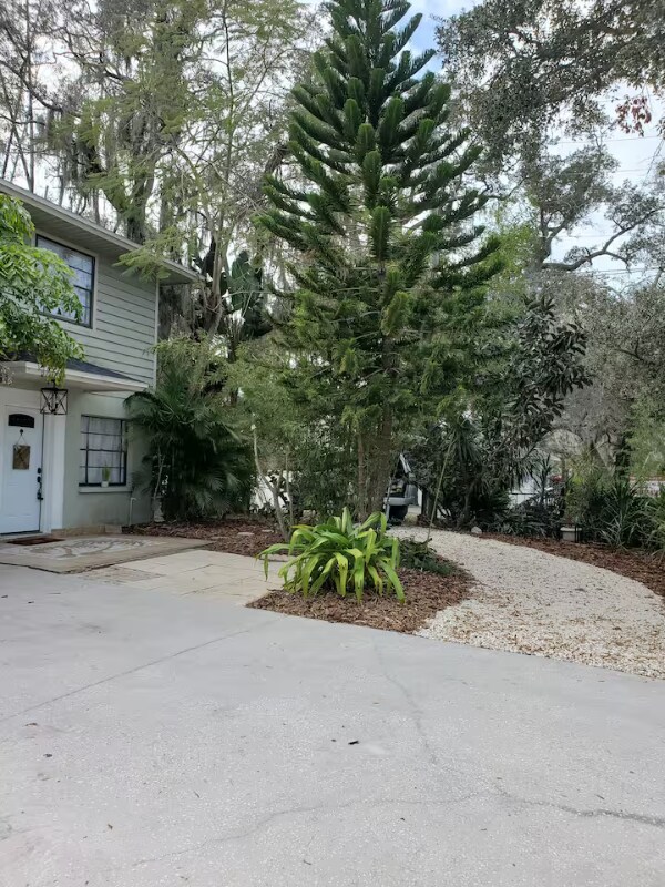Building Photo - 505 Meres Blvd