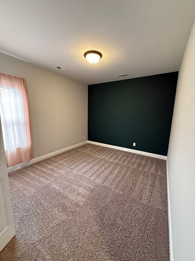 Building Photo - Ooltewah Gem! 3BR Home with Pool + Walking Trails