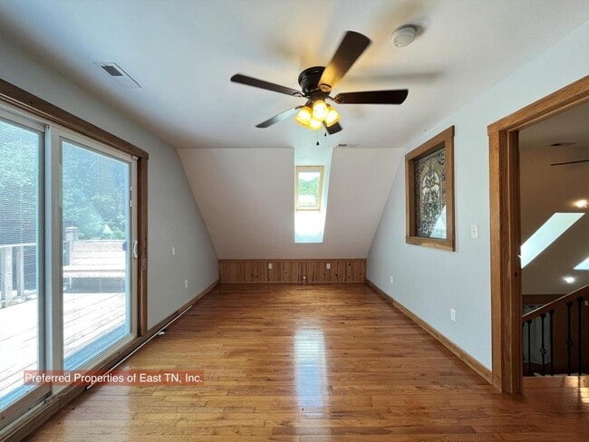 Building Photo - 709 Browns Mountain Rd