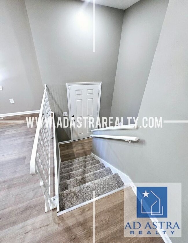 Building Photo - Updated 3 Bed 2 Bath Home in Kansas City-Coming SOON!!