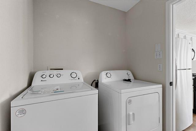 Building Photo - 2864 Hampshire Ln