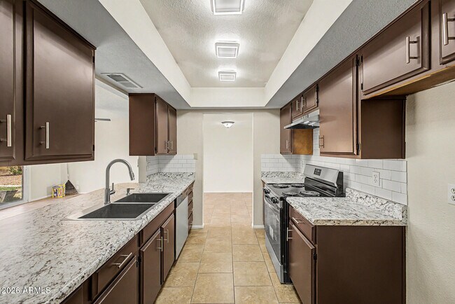Building Photo - 4828 W Palo Verde Ave