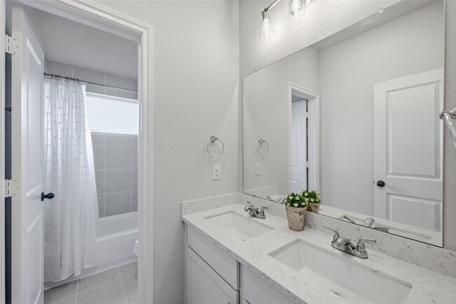 Building Photo - 31327 Sellers Terrace Dr