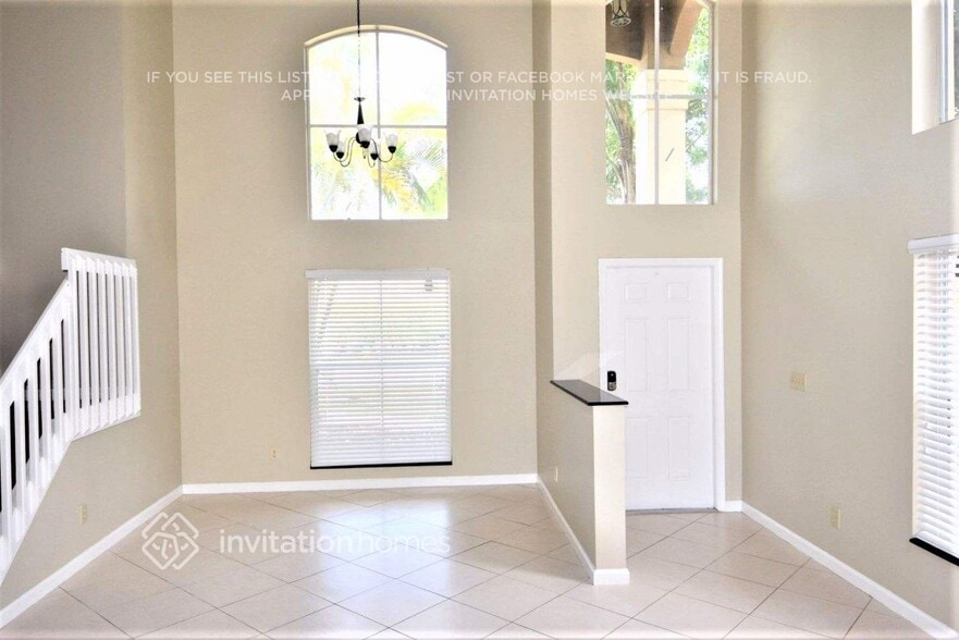 Building Photo - 5426 NW 56th Dr