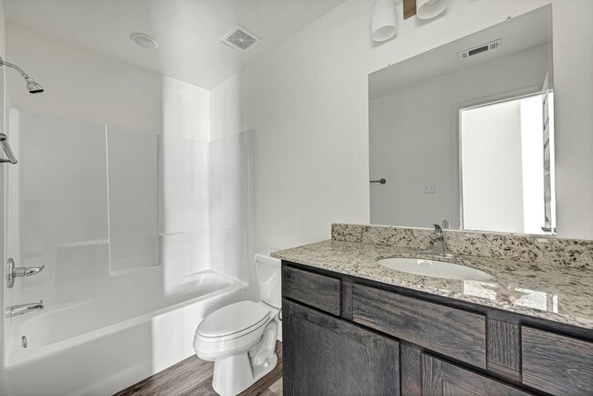 Building Photo - 1082 S Benchmark Ln