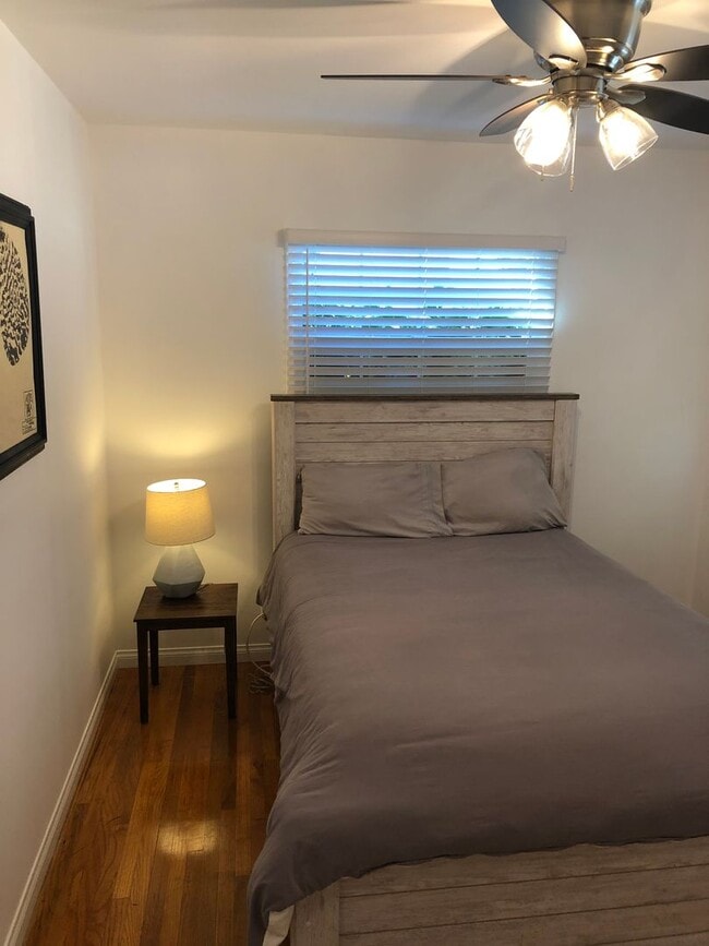 Building Photo - 12427 Chandler Blvd