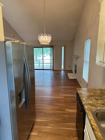 Building Photo - 2501 Saint Christopher Cir SW