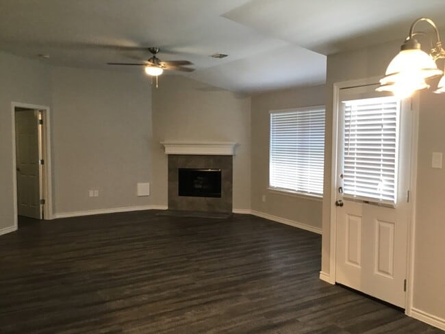 Building Photo - 5010 Chase Mountain Dr