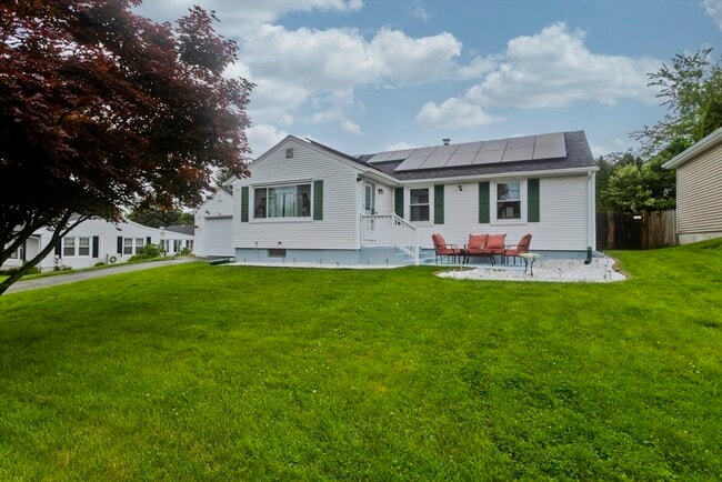 Building Photo - 83 Chalmers St