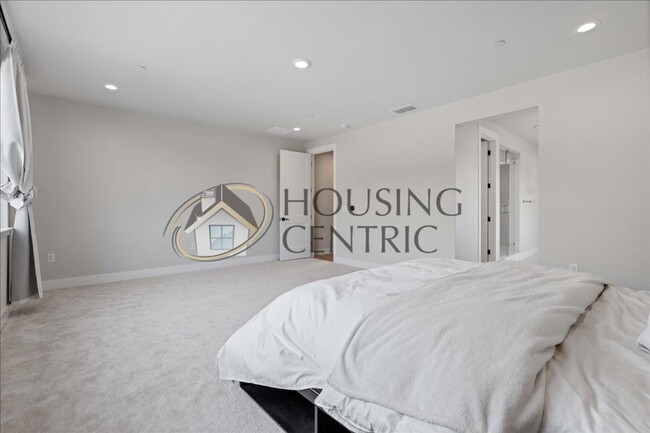Building Photo - New Construction Executive Rental Home in ...