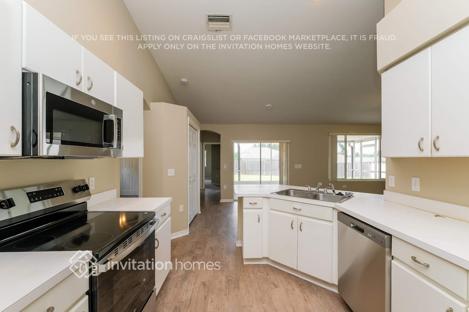 Building Photo - 12853 Raysbrook Dr