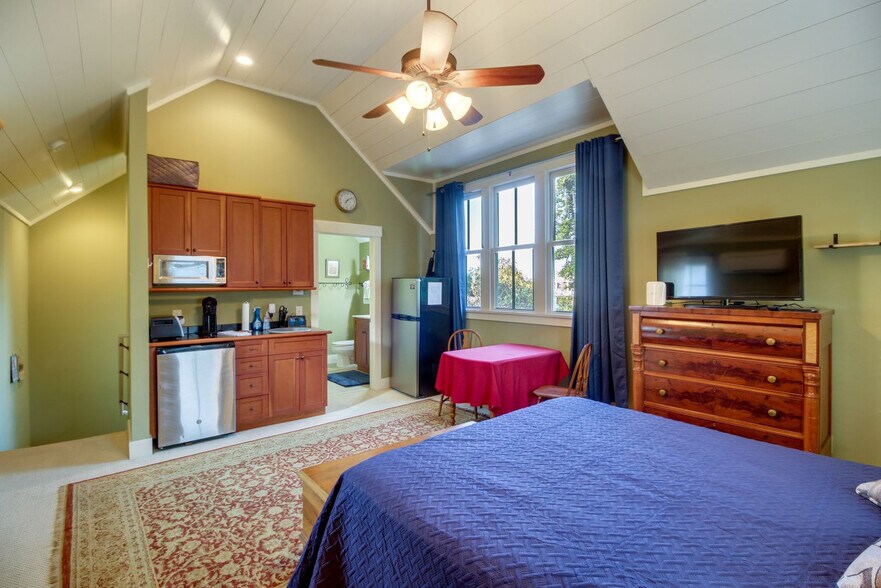 Building Photo - 64 Wrights Point Cir