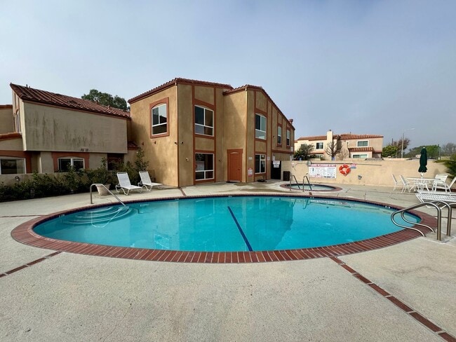 Building Photo - 3462 Del Amo Blvd