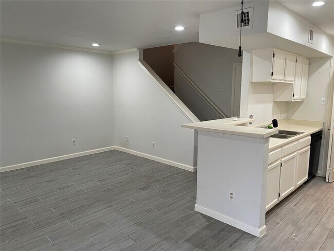 Building Photo - 14600 Fonmeadow Dr