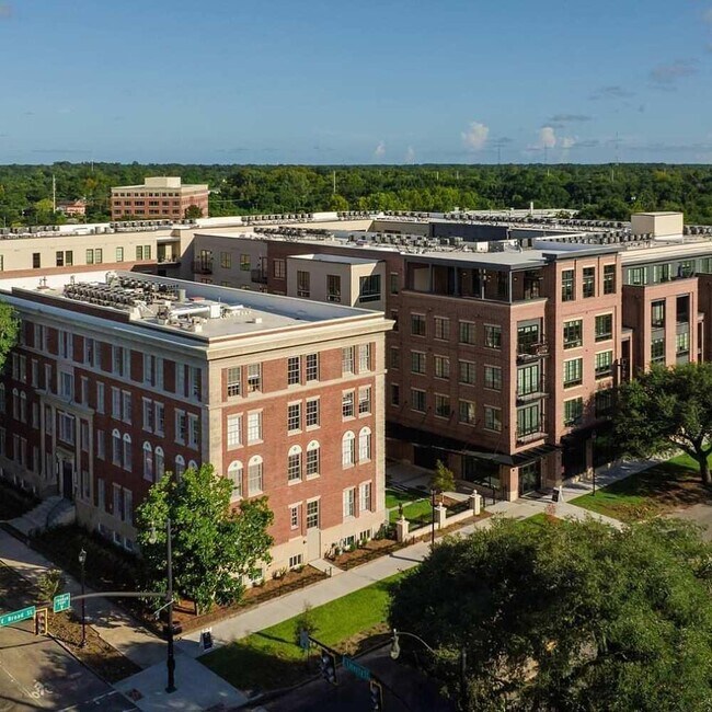 Building Photo - 300 E Broad St