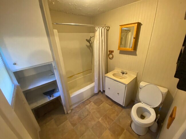 Building Photo - 332 Milburn Ct