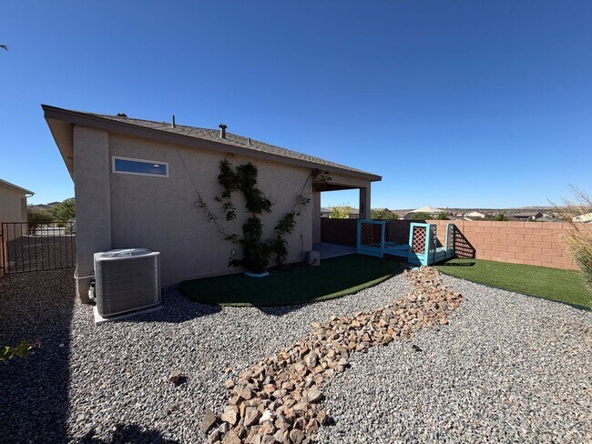 Building Photo - 4875 Mount Salas St NE