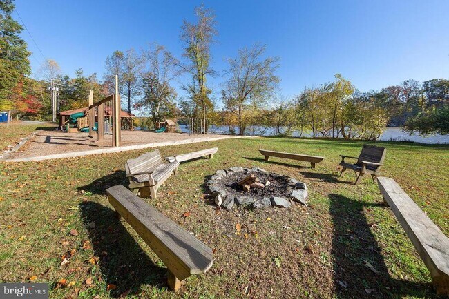 Building Photo - 6277 Occoquan Forest Dr
