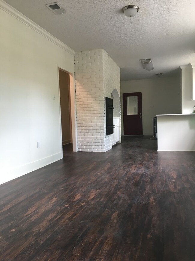 Building Photo - 802 S 18th St
