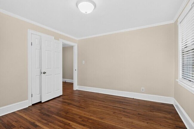 Building Photo - Charming 2BD/1BA Home Near Lakewood Park!