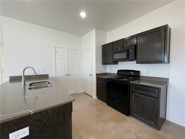 Building Photo - 2404 Duntov Dr