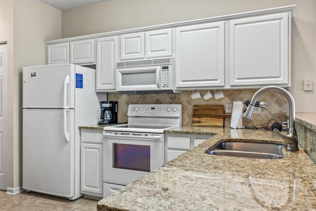Building Photo - 620 River Oaks Dr