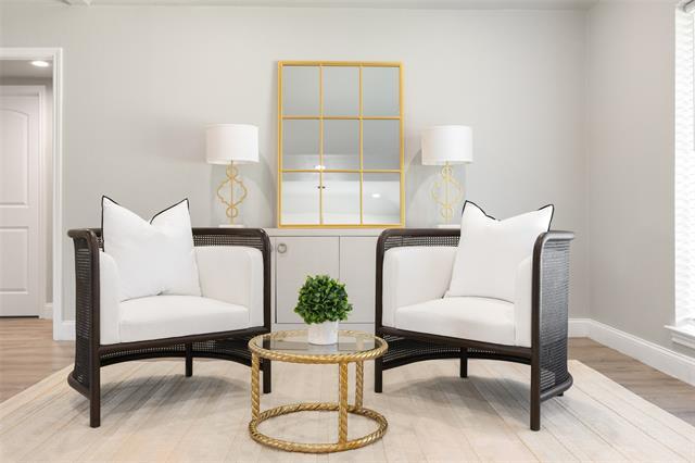 Building Photo - 6350 Glennox Ln