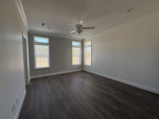 Building Photo - 1006 Morgan Jones Dr