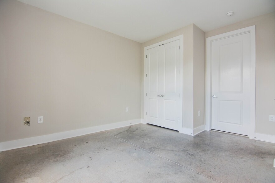 Custom California Closets inside! - 1101 W 1st St