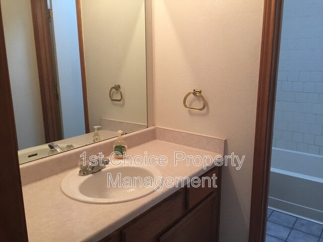 Building Photo - 7332 Blackthorn Dr