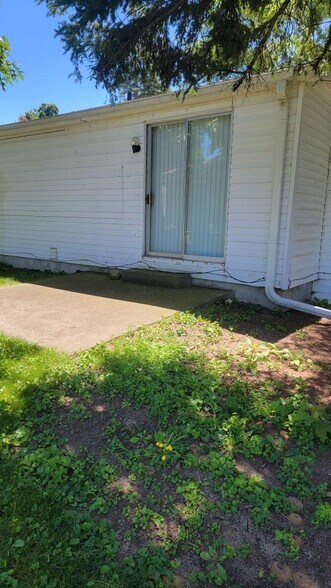 Building Photo - 460 Lee Ave