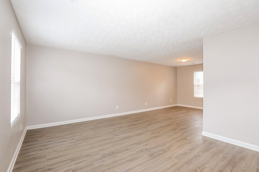 Building Photo - 5656 Wellborn Oaks Ct