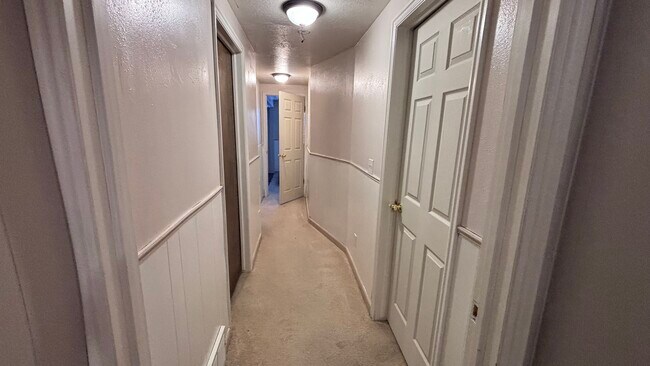 Building Photo - 1238 Newport Ln