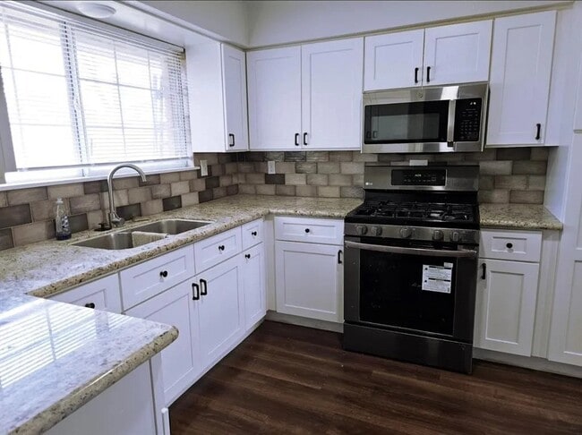 Building Photo - 4126 Beran Dr